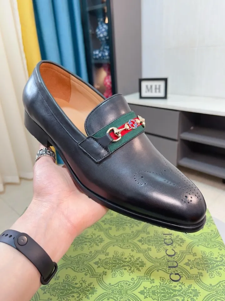 Men's shoes 💰500🌹🌹Niuli [GUCCI Gucci] A new style of formal men's leather shoes is coming~ The original quality upper is made of patent leather imported from Italy, the leather is soft and delicate, comfortable and soft first-layer cowhide lining, rubber wear-resistant outsole, the shoe shape is dignified and domineering, and the luxury charm cannot be concealed! The natural and free nouveau riche leads the trend. Code number: 38-44